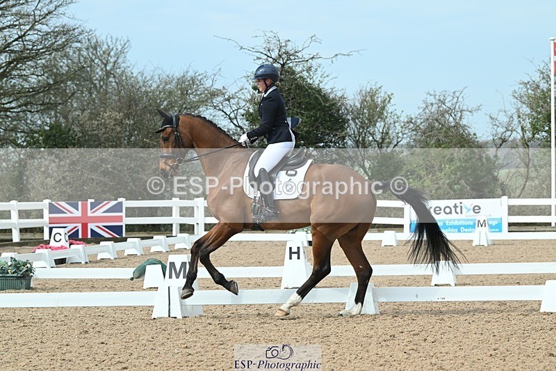 250403-103629-01495 - 036-Abbie.Newbury-Seagry.Viceroy