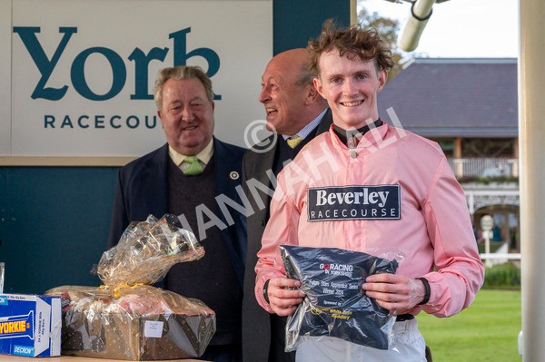 111024-Race 7-On The River-7407 - Race 7 4.55pm Ire Incentive, It Pays To Buy Irish Apprentice Handicap