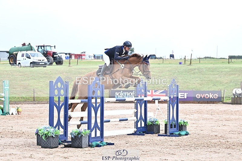 250731-102743-00372 - Cls 02 Snr Fox 1st Rnd