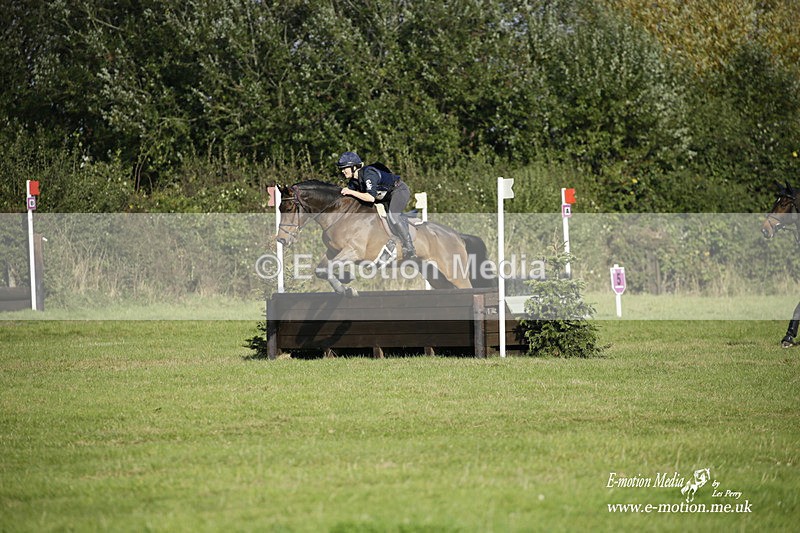  WWHT 171021 3562 - Intermediate Pairs (0.90m)  17/10/21