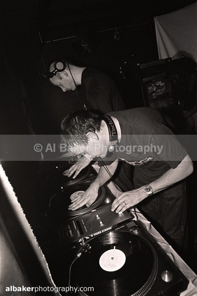 11 - Friends-&-Family @ the roadhouse 04.05.02