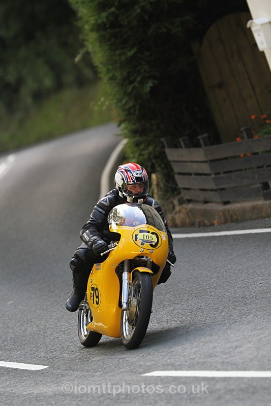FOM_1199 - Classic TT Lap of honour