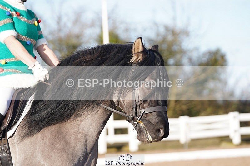 241214-112730-00305 - 117-Janine.Paterson-Pottertonpark.Mulreesh