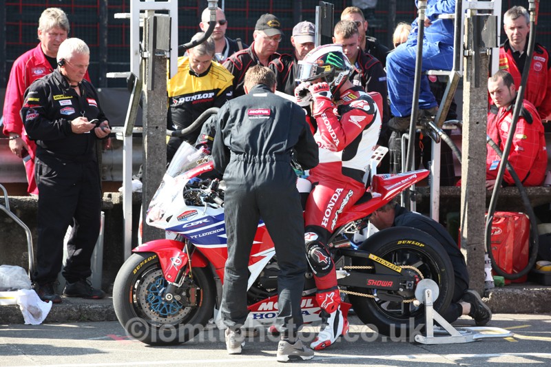 IMG_0844 - Senior TT - Start Line