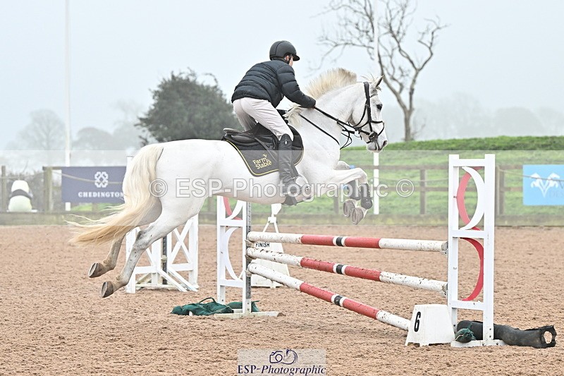 241103A-111523-06952 - SUN Cls 18 British Novice and 90cm Open