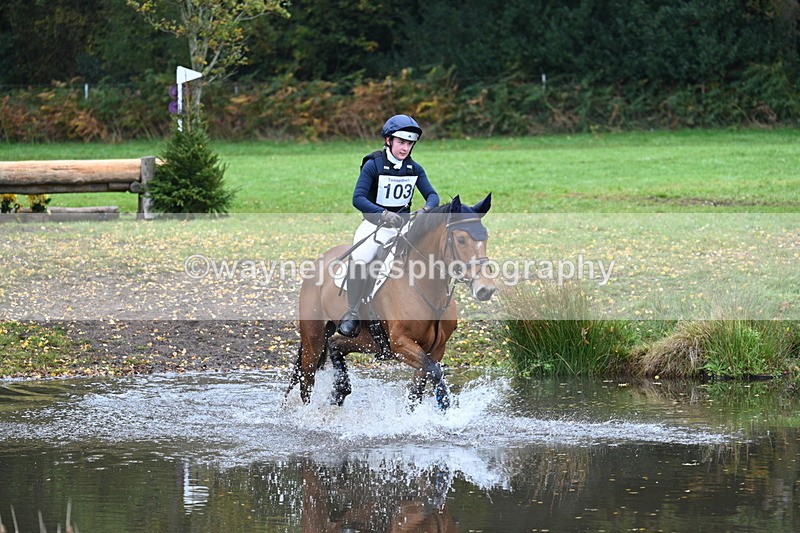 WJ7_3141 - Time 10:47 to 11:11 at the water