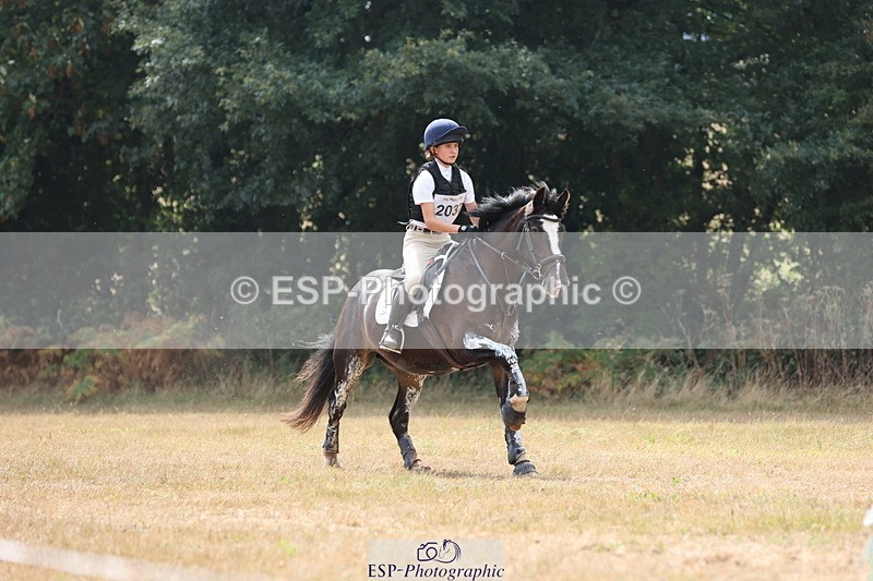 250824A-130527-36914 - 2032-Isla.Squire-Catherines.Girl