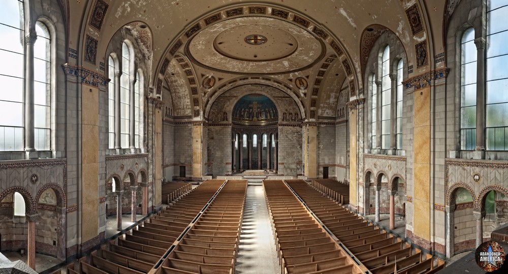 Church of the Transfiguration (Philadelphia, PA) | Balcony View - The Church of the Transfiguration