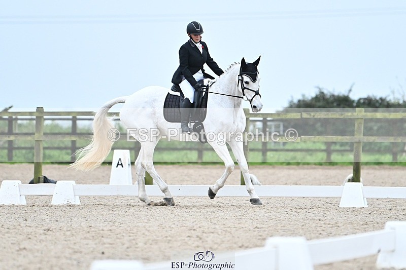 241103-154730-03228 - Novice 1 - 14.44 to 16.08