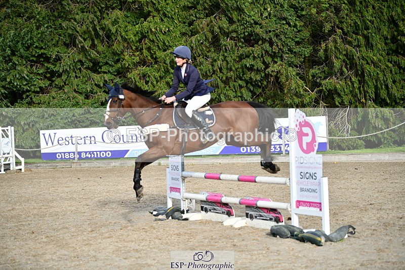 251004A-163540-02129 - Classes 10 & 11 80cm