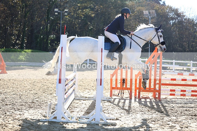 3E7A5500 - Class 4: Senior British Novice/90cm open