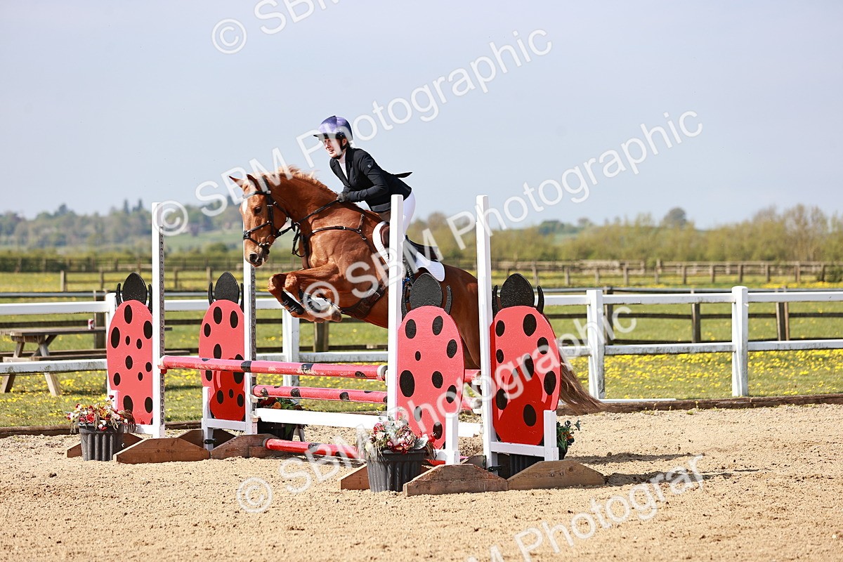  - Class 21 - Senior British Novice - 90cm