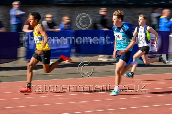 Age26 SUN-918552 - Track Male Set One