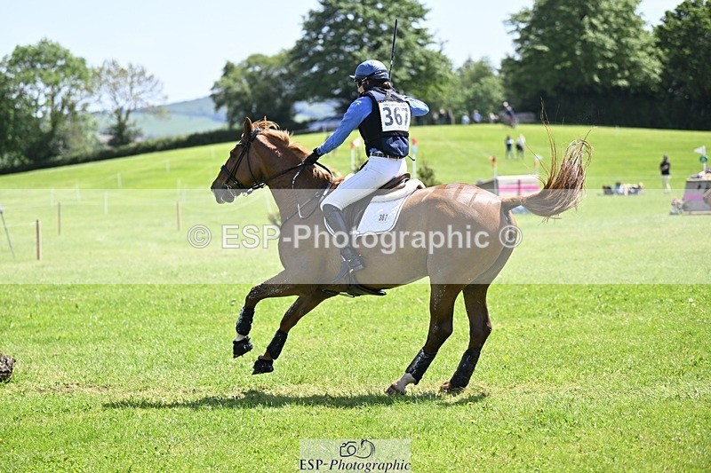 240525-120523-13156 - 367-CROSSTOWN_FINTANS_LAST-Catherine_Burrell