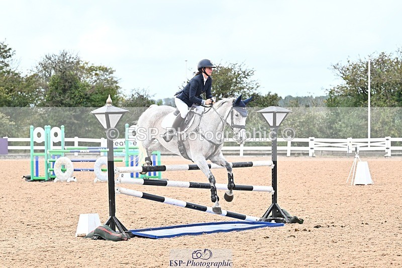 261014-124851-00496 - Cls  05 Snr Newcomers & 1.10m Open