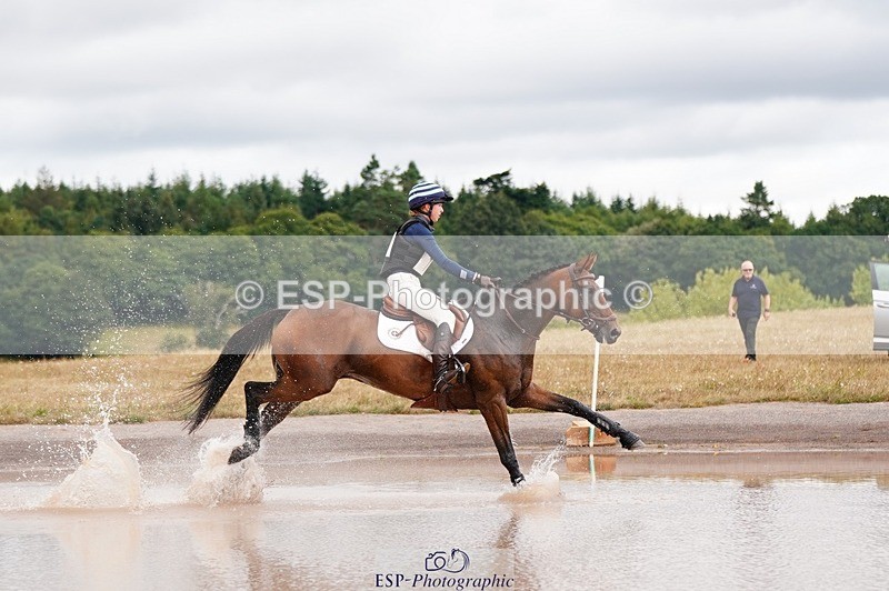 250803A-150008-15727 - P-710-Isla.Kitson-BLUES.CLOUD