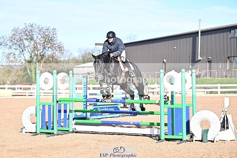 251119-124607-00385 - Cls 4 Newcomers and 1.10m Open