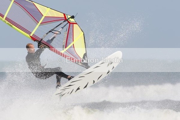 WS 190808-8 - Windsurfing