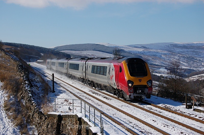 4.3.06 221106 diverted WCML Voyager, Garsdale Troughs - Garsdale Troughs