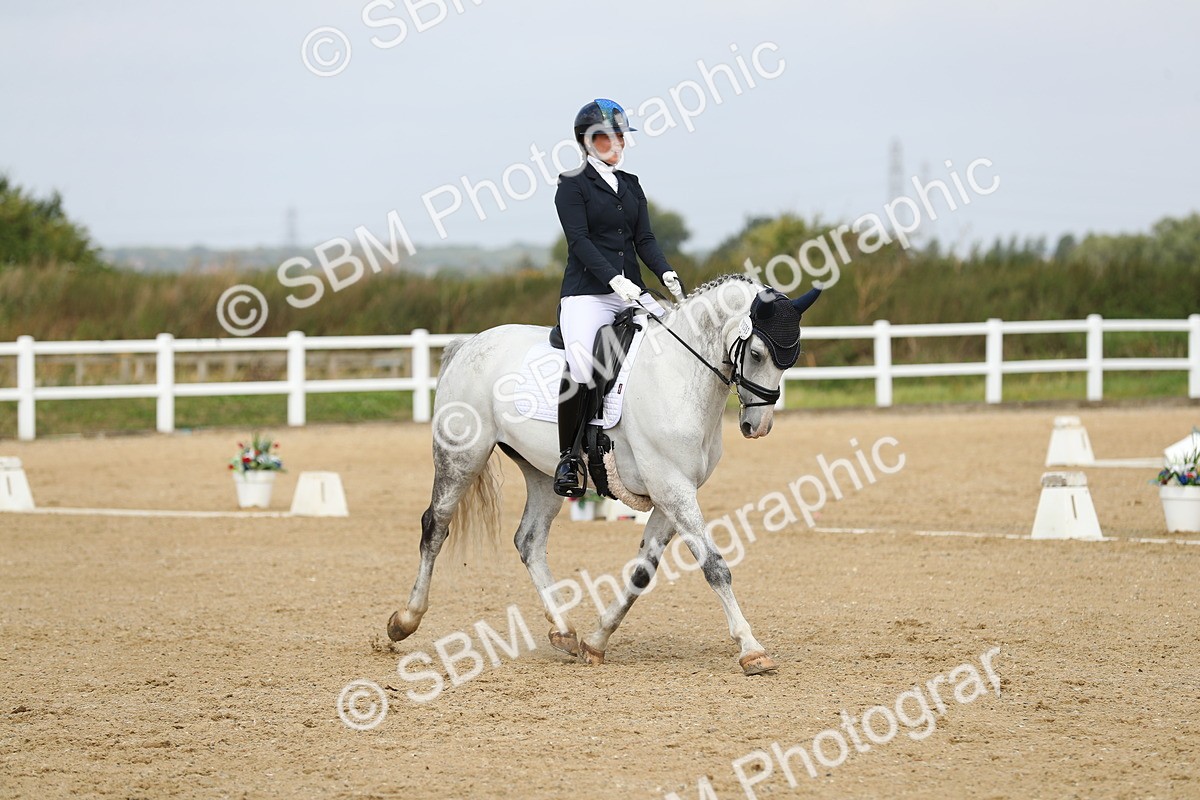 SBM_016400 - Class 13 - Novice 23 - 11.25-12.35