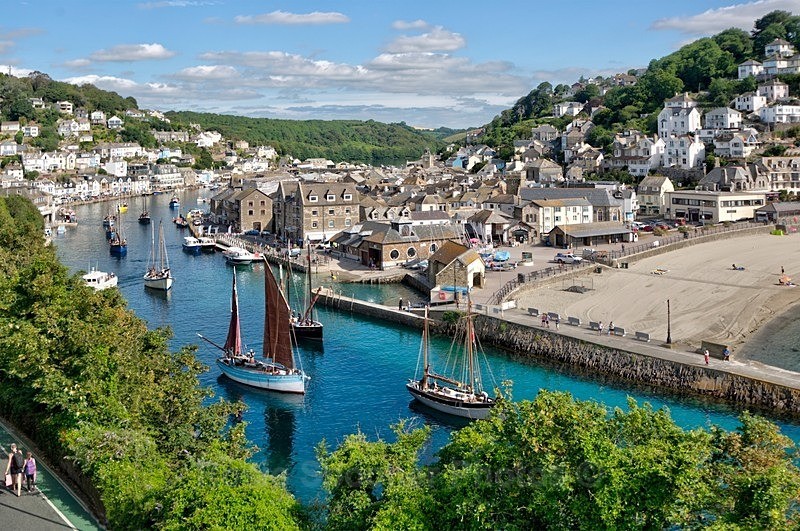 Luggers head down the River Looe - Looe Lugger Regatta photos