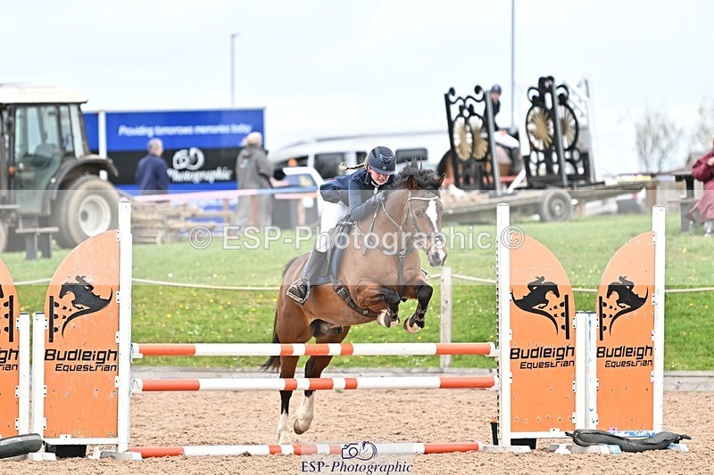 250414-112646-00523 - 90cm Round 1