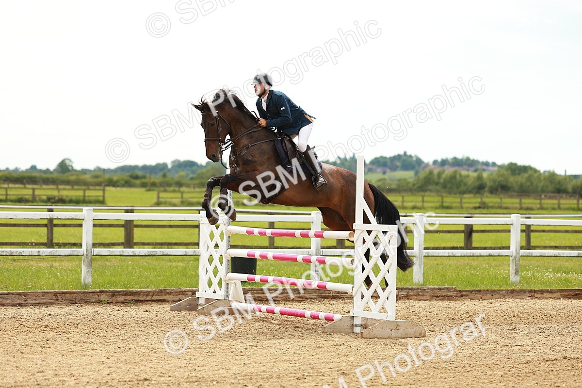 SBM_002263 - Class 4 - Senior Newcomers - 1.10m