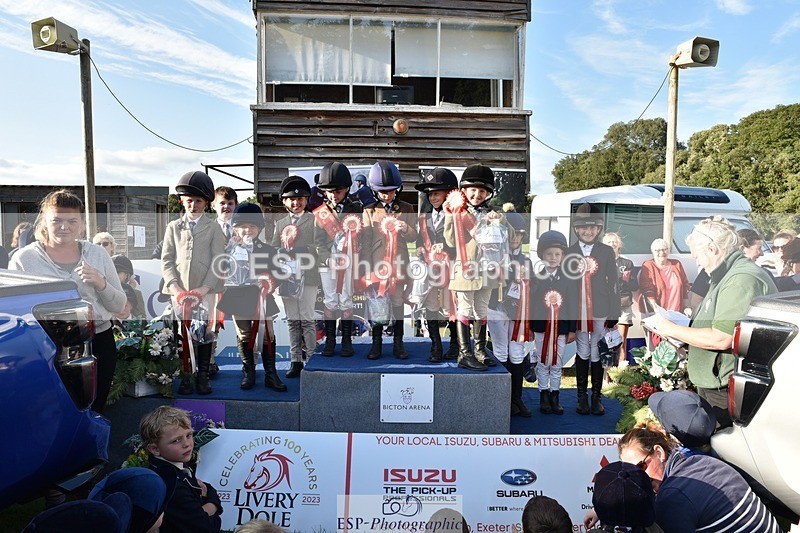 230824-181502-07033 - Thursday 40 and 50cm Presentations