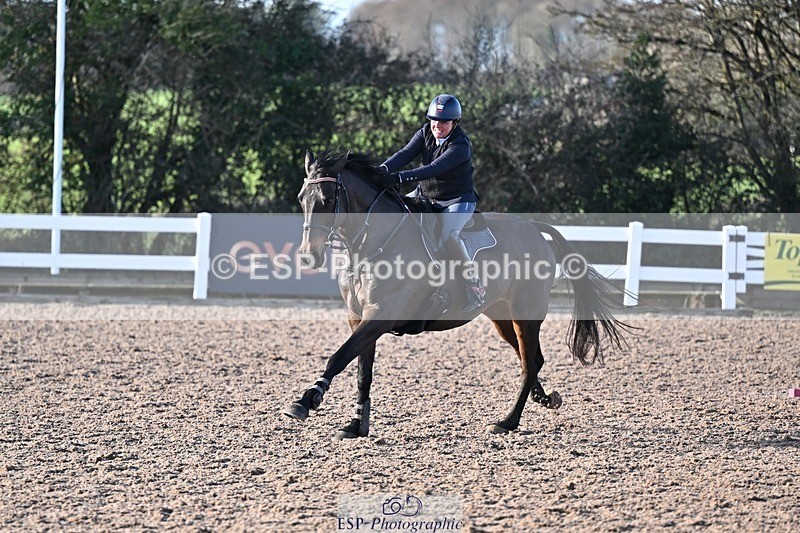 251203-125329-00560 - Cls 4 Newcomers and 1.10m Open