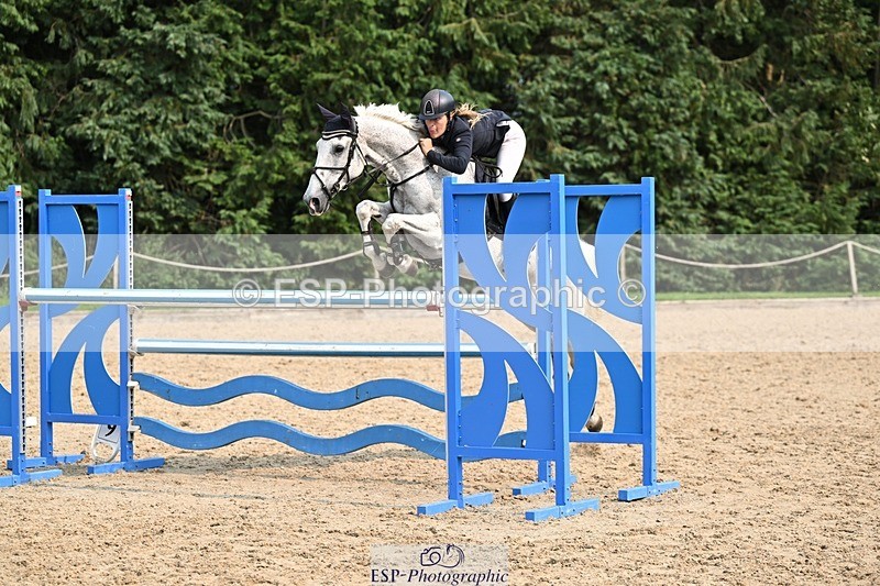 240818-153919-05262 - Cls 12A Snr Foxhunter & 1.20m Open