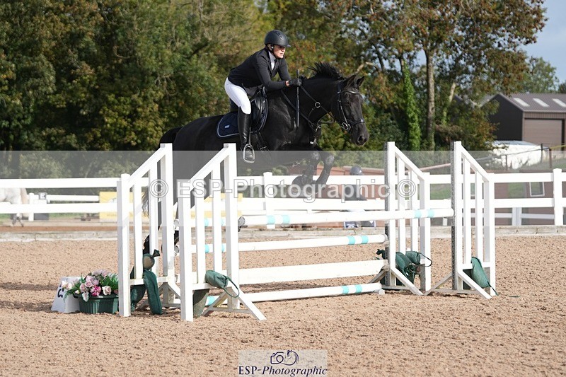 251005-102114-02520 - Cls 22 British Novice and 90cm