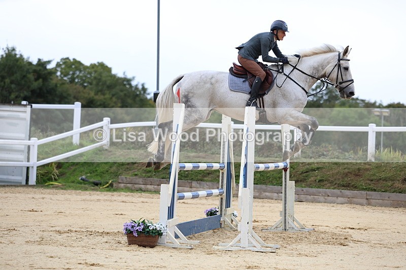 3E7A3060 - Class 8: Senior Newcomers/1.10m open