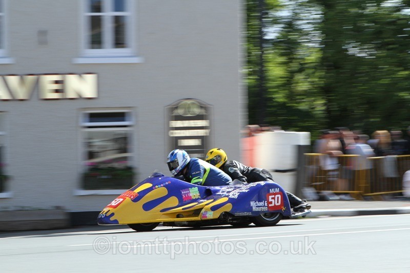 IMG_2821 - Sidecar Race 2 - TT 2013