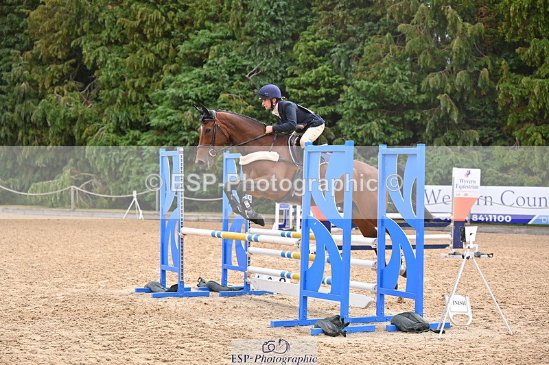 250802A-101721-00477 - A-013-Fiona.Jones-ABBY.VD.BERGHOEVE.Z