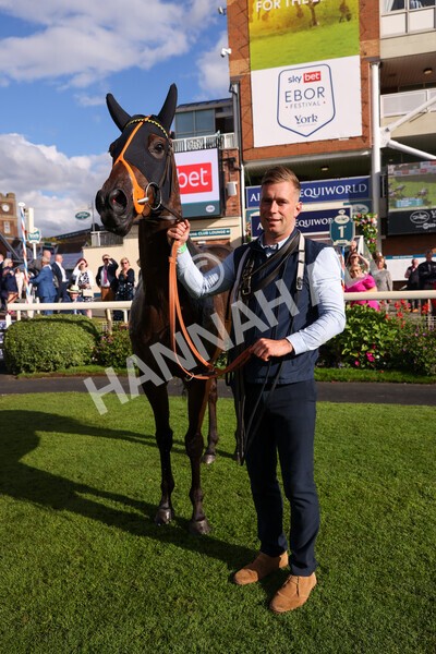 yr19082022r7-71 - Race 7 5.20pm Sky Bet Mile Stakes