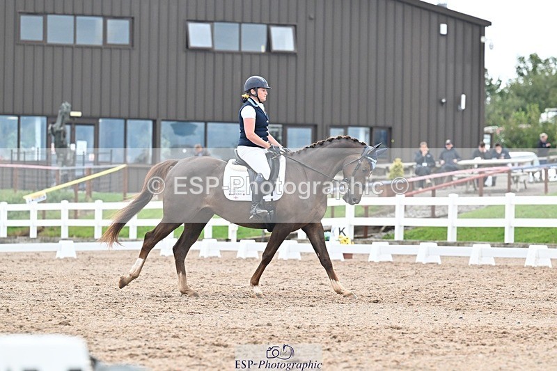 250907-135108-08604 - 006-Verity.PerryVogue