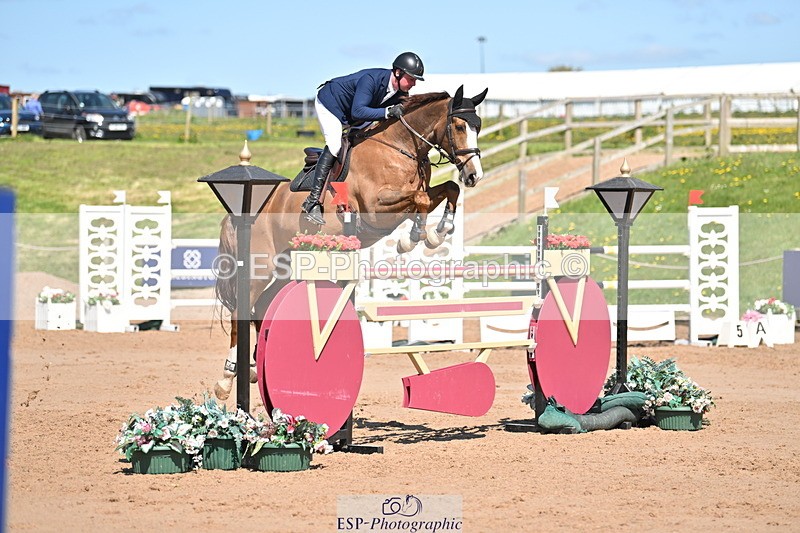 240420A-141440-11665 - Cls 7, 2 Star Medium Tour 1.35m