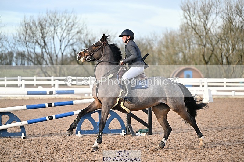 250111-142322-00569 - Cls 13 Foxhunter and 1.20m Open