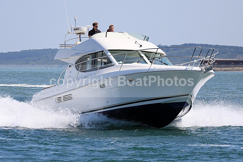 180630 CAREFREE II - PRESTIGE 32 1Y3A5680 - Flybridge Cruisers
