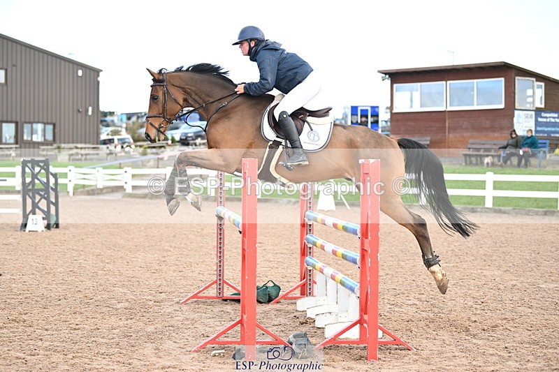 241023A-135930-00941 - Cls 4 Newcomers and 1.10m Open