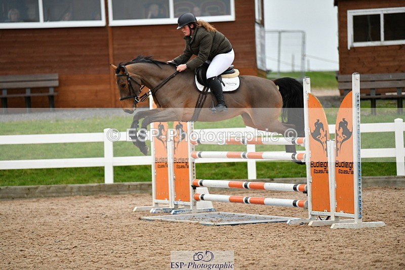 240112A-125009-00841 - Cls 5 Newcomers and 1.10m Open