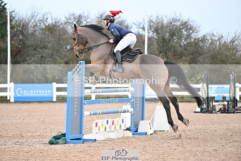241206-141202-01062 - Cls 6 Foxhunter and 1.20m Open
