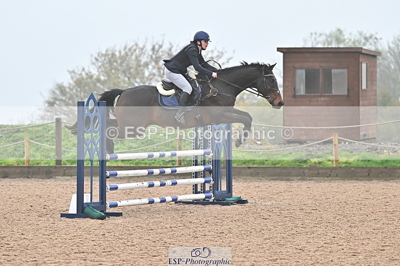 241103A-111752-06978 - SUN Cls 18 British Novice and 90cm Open