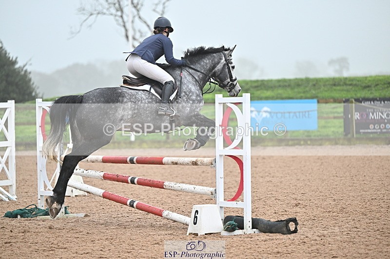 241103A-103959-06712 - SUN Cls 18 British Novice and 90cm Open