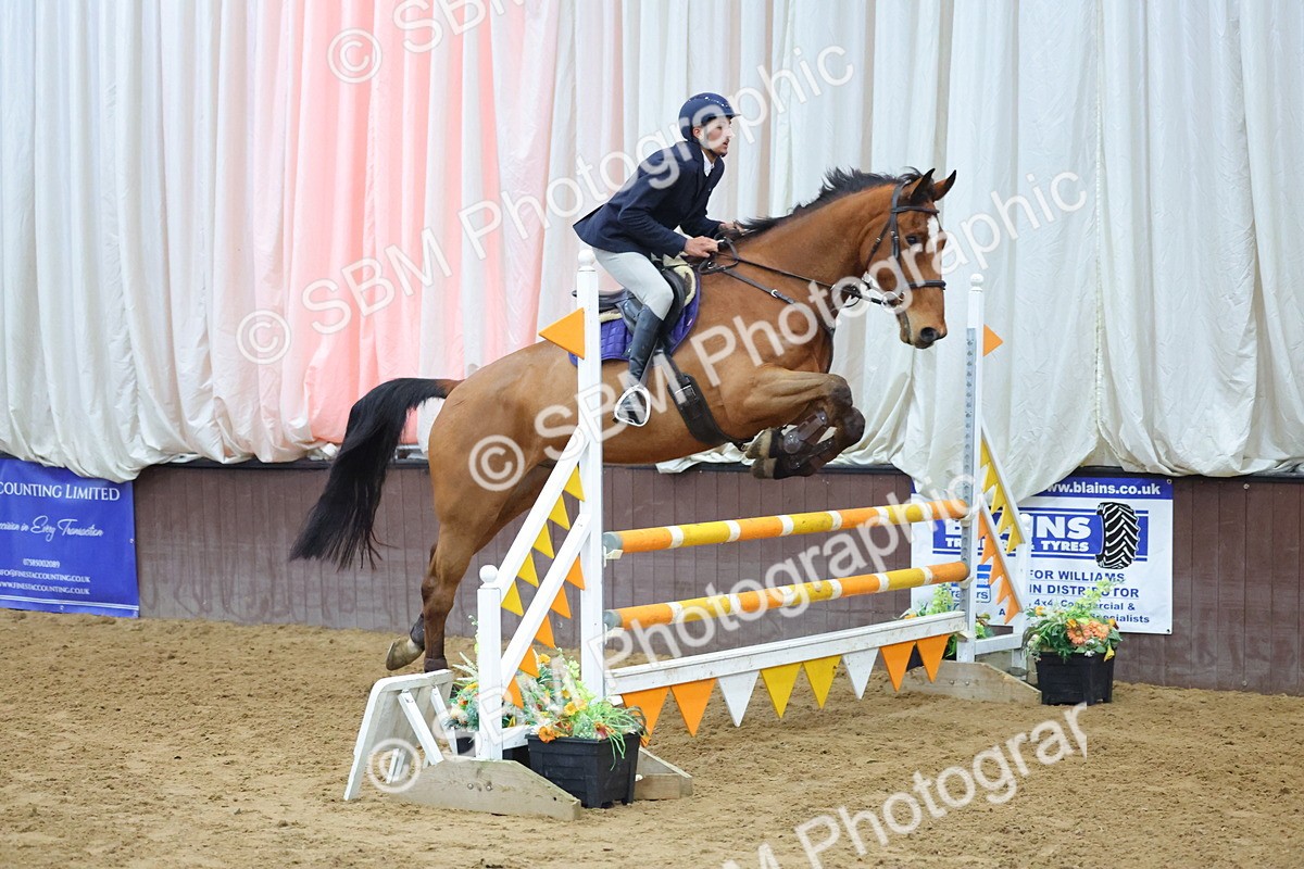 SBM_008517 - Class 21 - Nupafeed Supplements Senior Discovery/ 1m Open - First Round (1.00m)