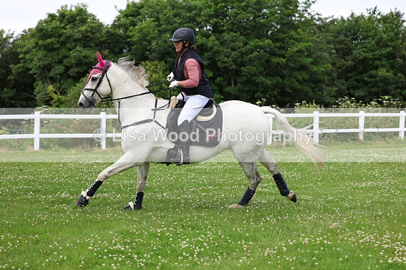 3E7A3556 - Class 6: Hawkins Motors Senior 1.00m Derby