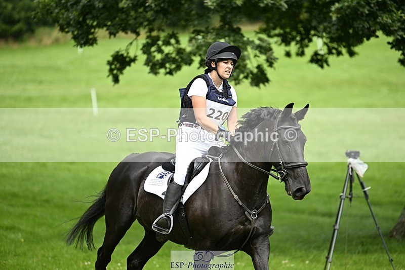 240803-143105-08238 - 220-Eleanor_Newcombe-MR_DARCY