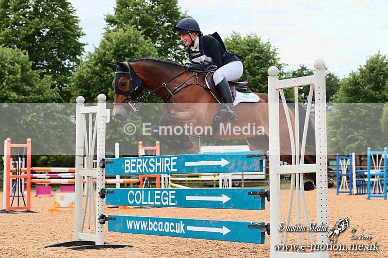 BESJ 080625  1590a - Equestrian