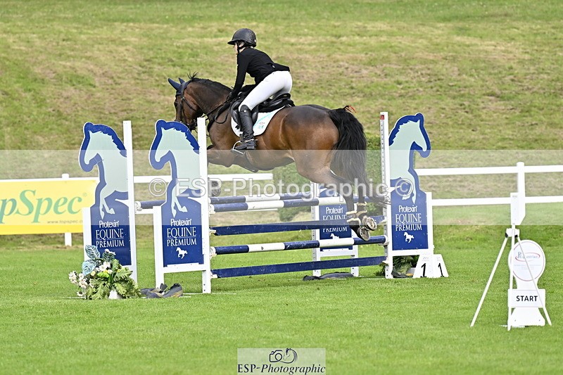 250613A-095141-00147 - Cls 1 Snr Newcomers and 1.10m Open