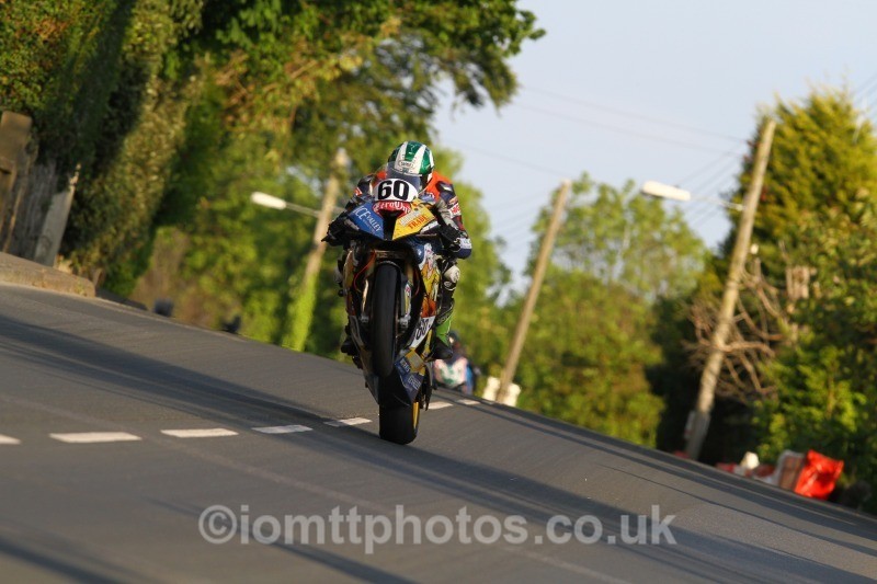 Peter Hickman* BMW / Ice Valley by Motorsave Trade - Tuesday Practice Solos